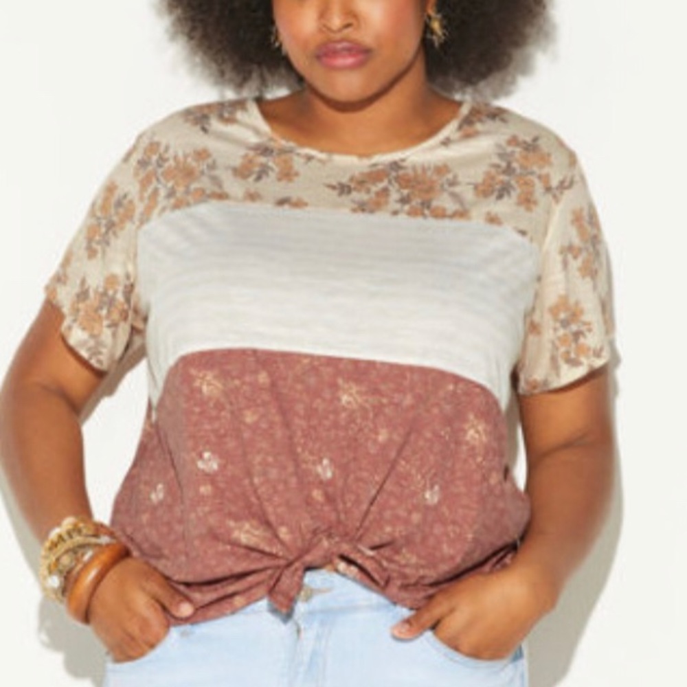 NWT Avenue Stripes and Florals V Neck T Shirt